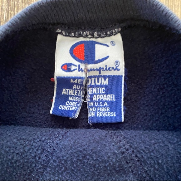 vintage champion navy crewneck with hand-embroidered heart - Picture 8 of 8